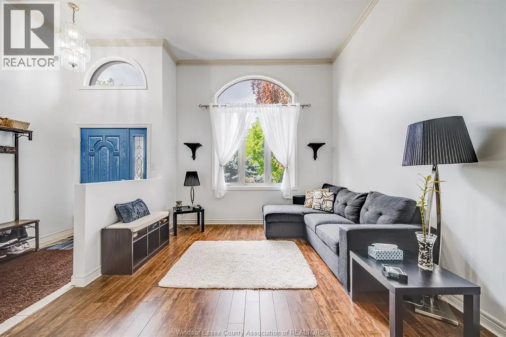 1488 IMPERIAL CRESCENT