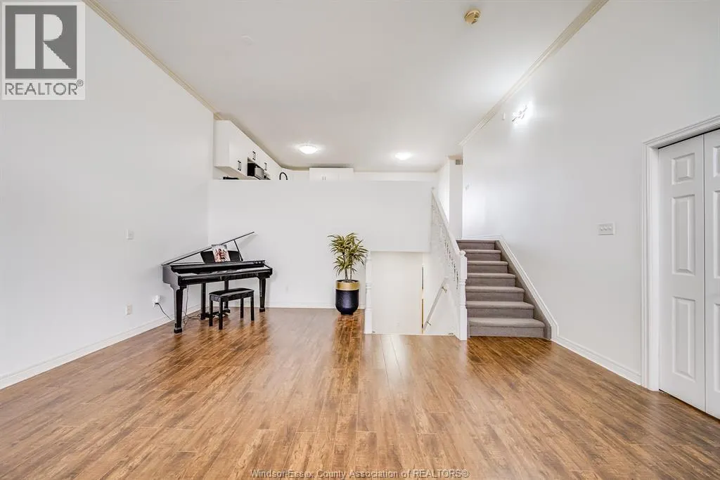 1488 IMPERIAL CRESCENT