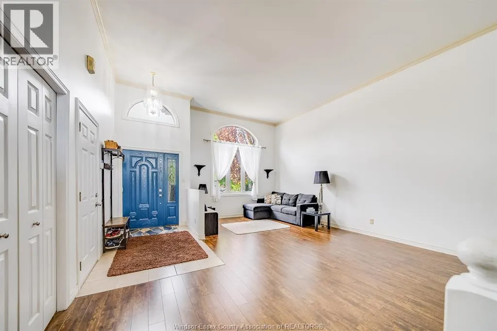 1488 IMPERIAL CRESCENT
