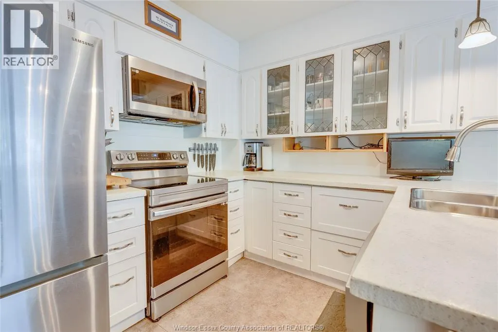 3917 RIVERSIDE East Unit# 9-3917