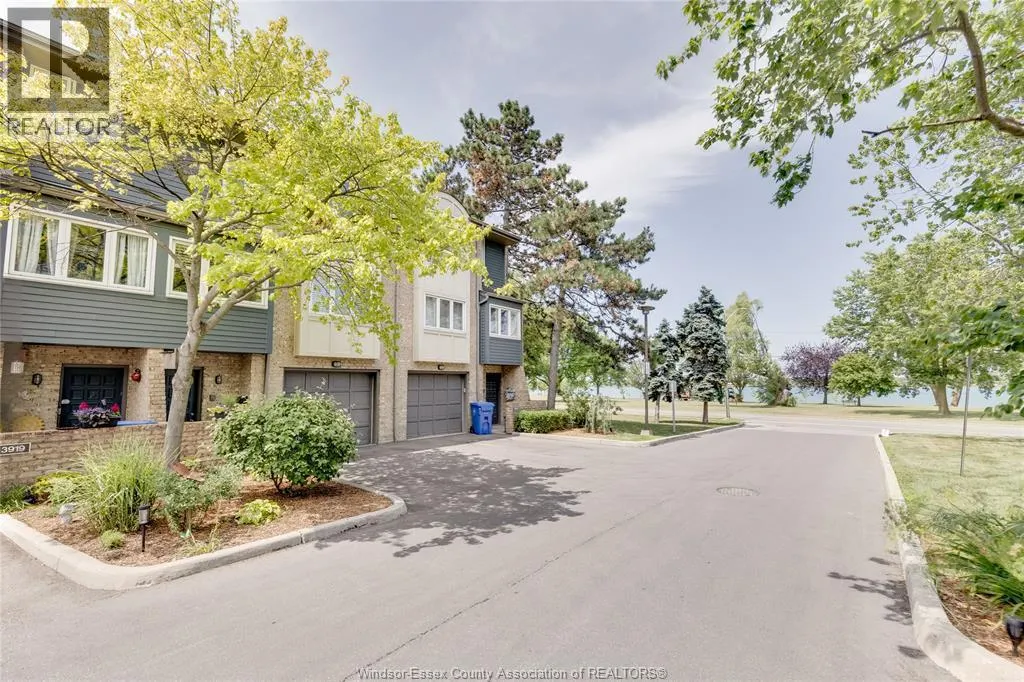 3917 RIVERSIDE East Unit# 9-3917