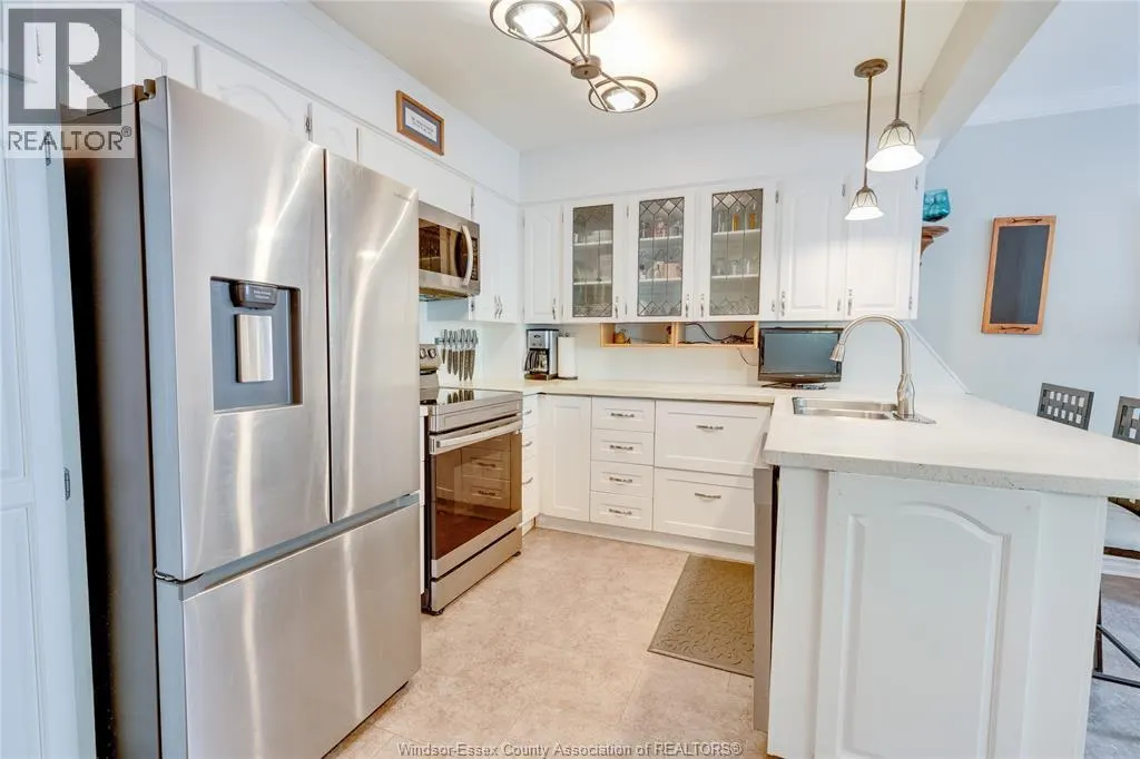 3917 RIVERSIDE East Unit# 9-3917
