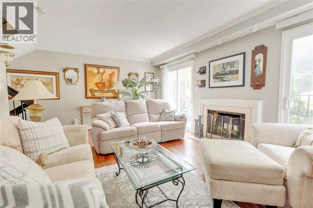 3917 RIVERSIDE East Unit# 9-3917