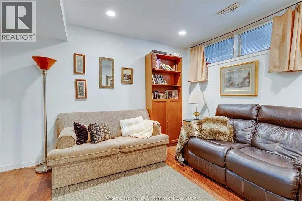3917 RIVERSIDE East Unit# 9-3917