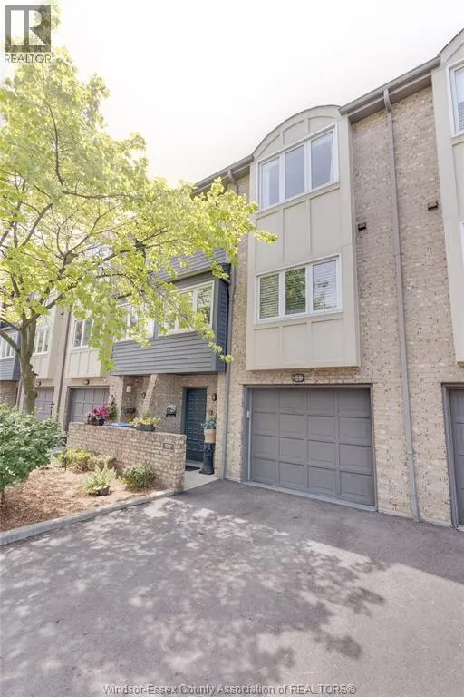 3917 RIVERSIDE East Unit# 9-3917