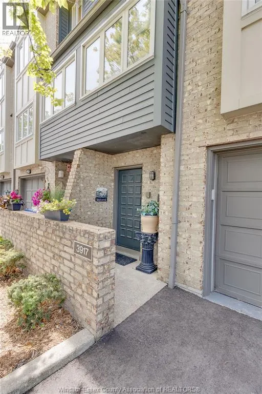3917 RIVERSIDE East Unit# 9-3917