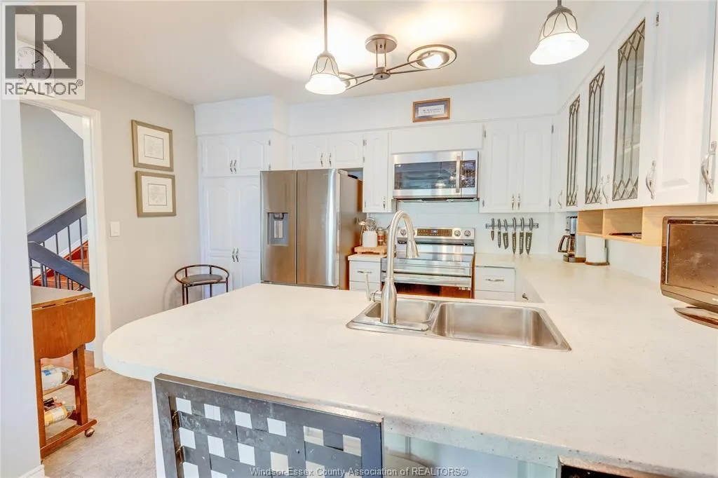 3917 RIVERSIDE East Unit# 9-3917