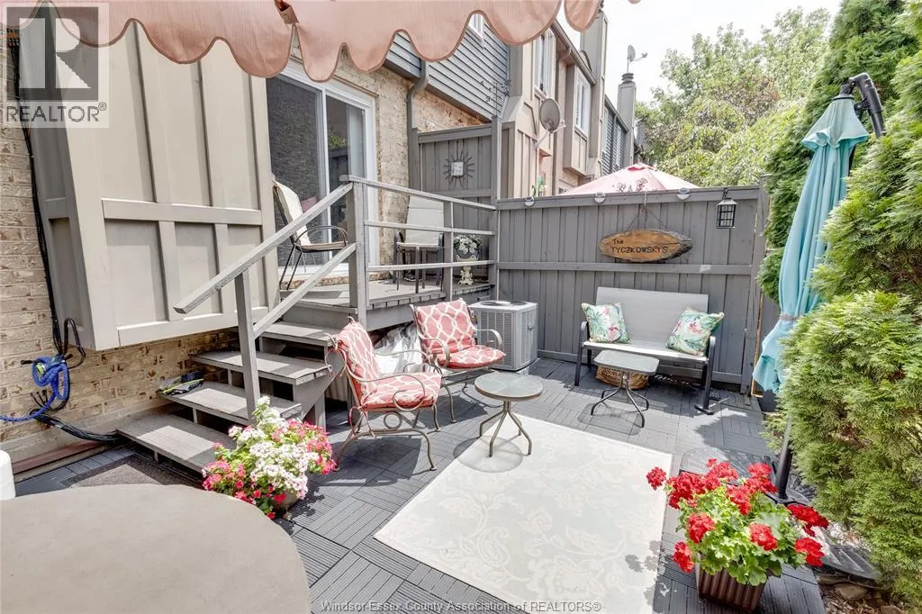 3917 RIVERSIDE East Unit# 9-3917