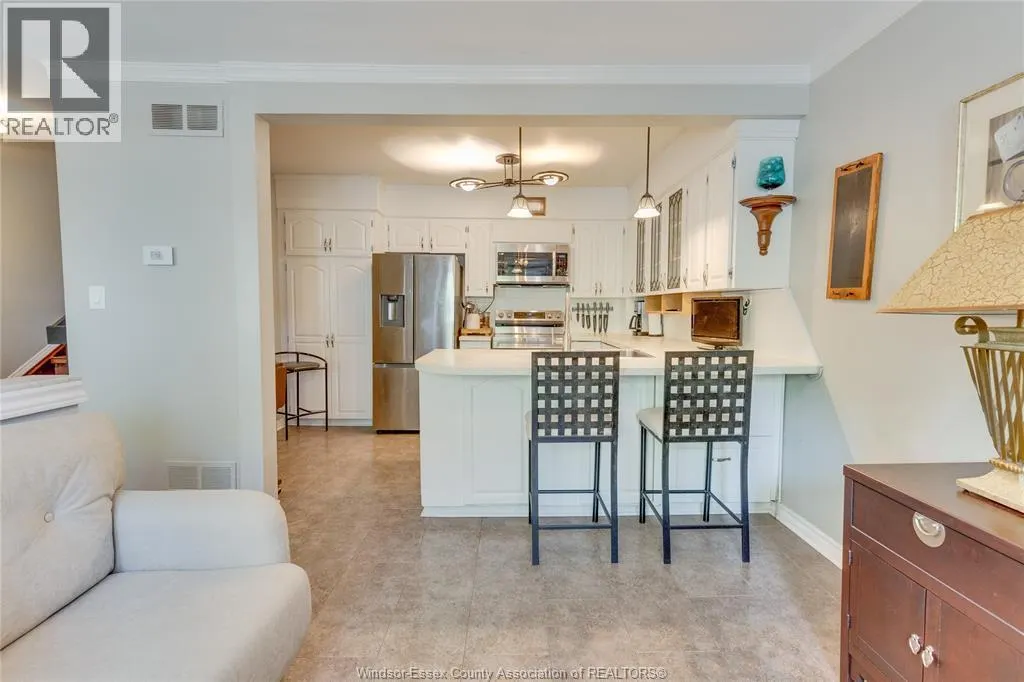 3917 RIVERSIDE East Unit# 9-3917