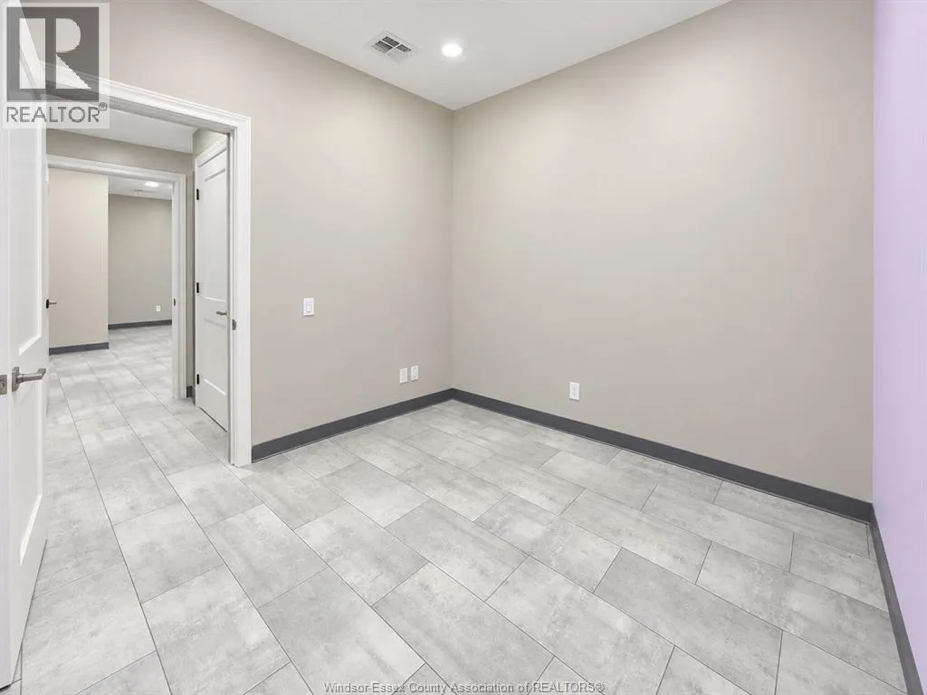 1624 HOWARD Unit# 8