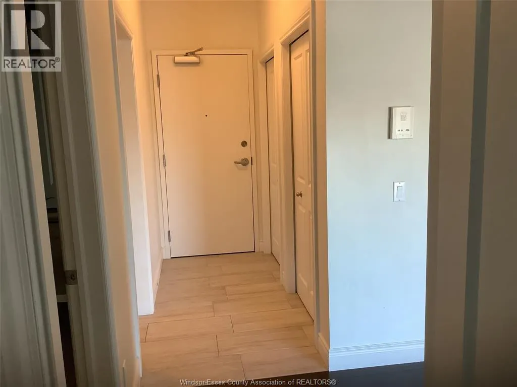 8475 WYANDOTTE STREET East Unit# 211
