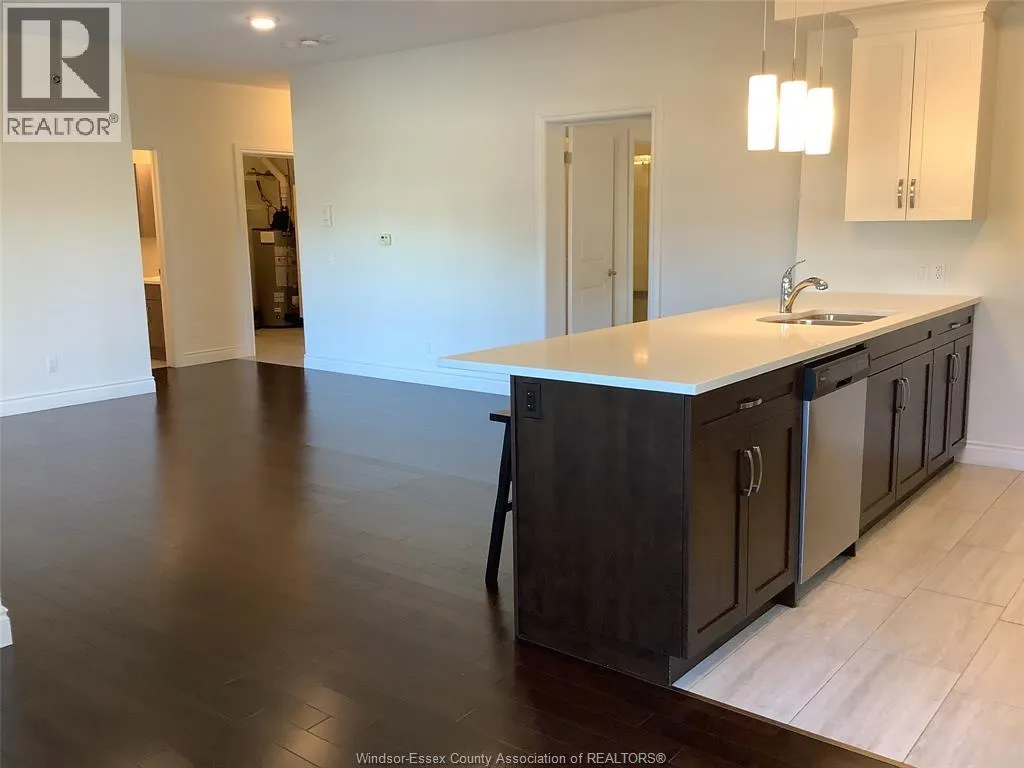 8475 WYANDOTTE STREET East Unit# 211