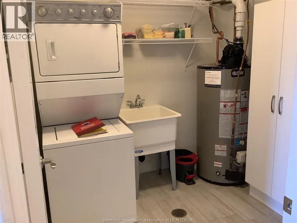 8475 WYANDOTTE STREET East Unit# 211
