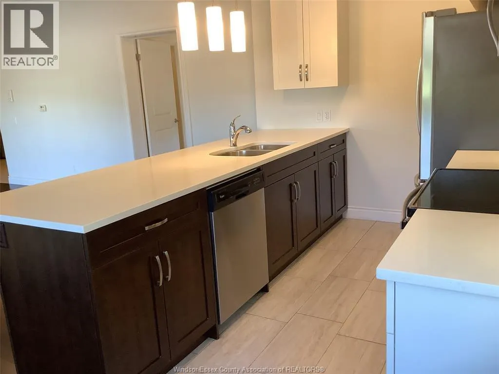 8475 WYANDOTTE STREET East Unit# 211