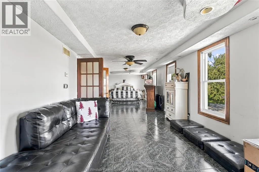 4765 HOWARD