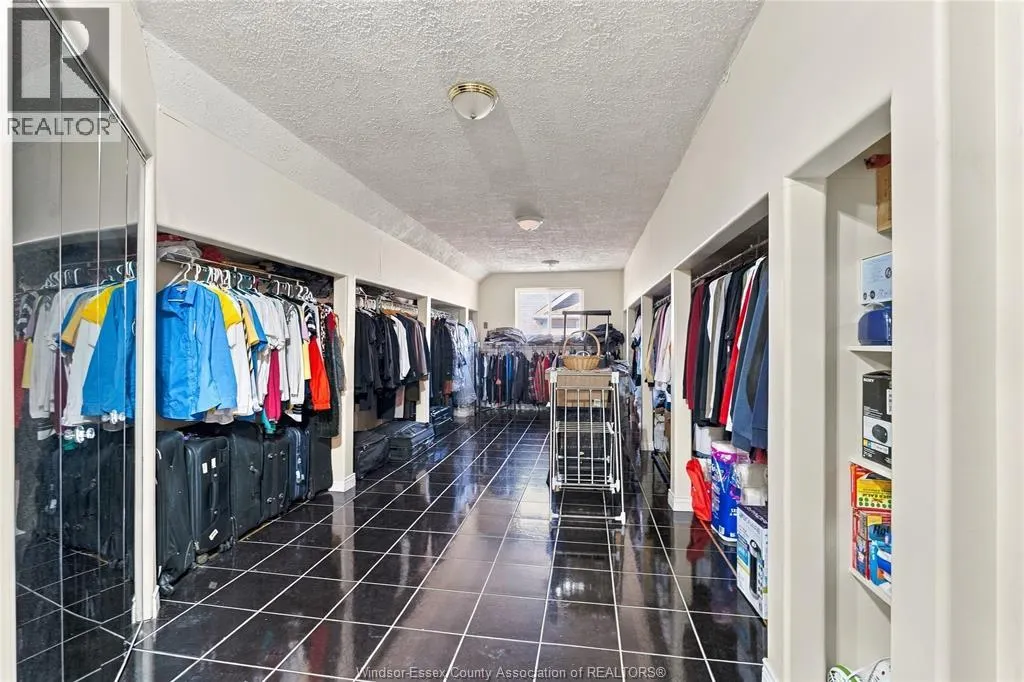 4765 HOWARD
