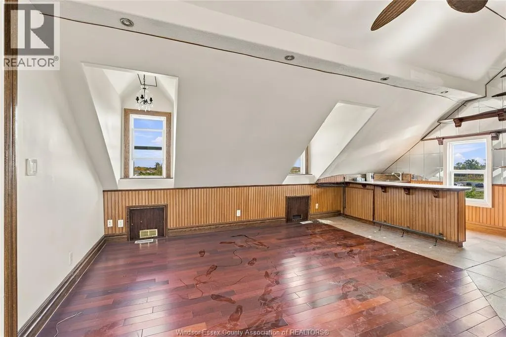 4765 HOWARD