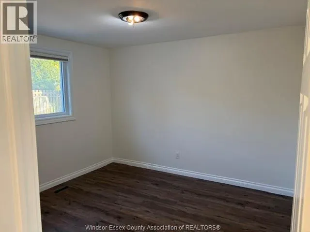 40 HOLIDAY COURT