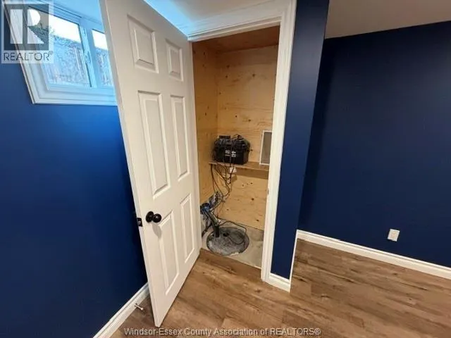 40 HOLIDAY COURT
