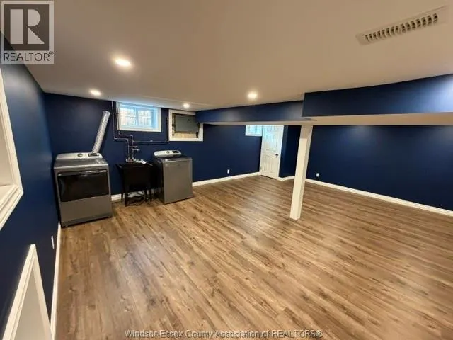 40 HOLIDAY COURT