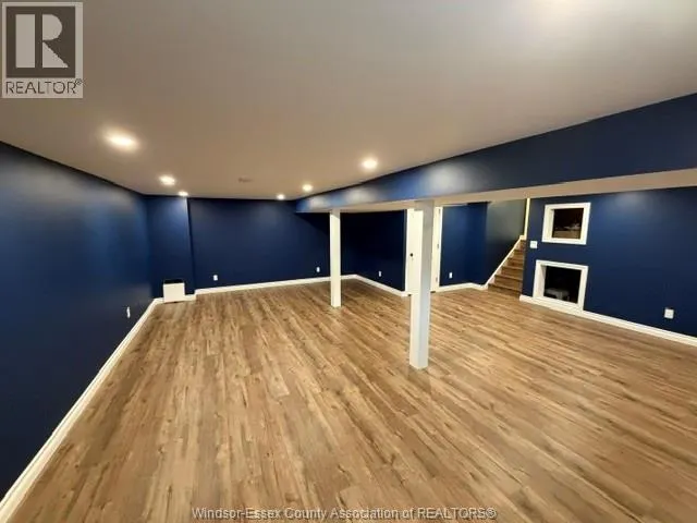 40 HOLIDAY COURT