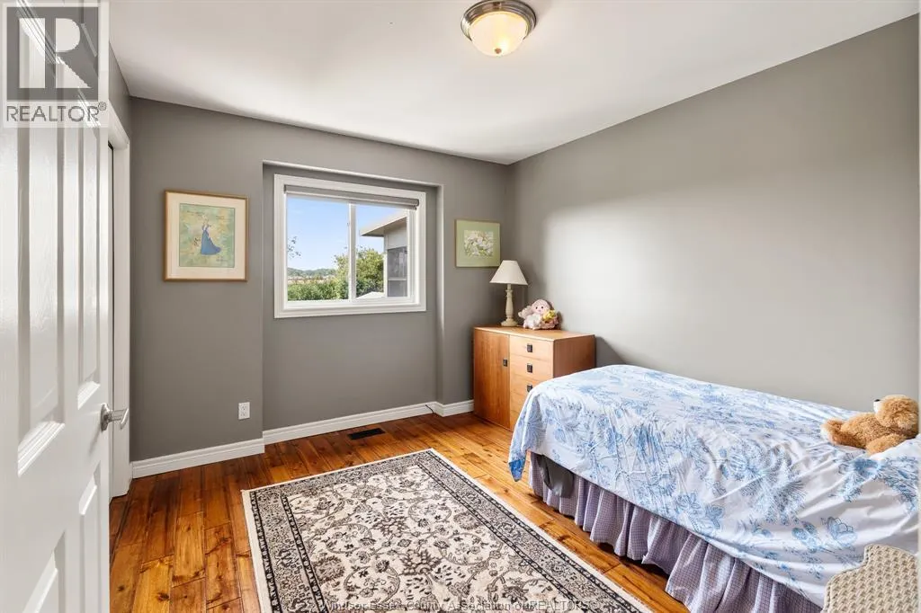 837 Cottage Grove