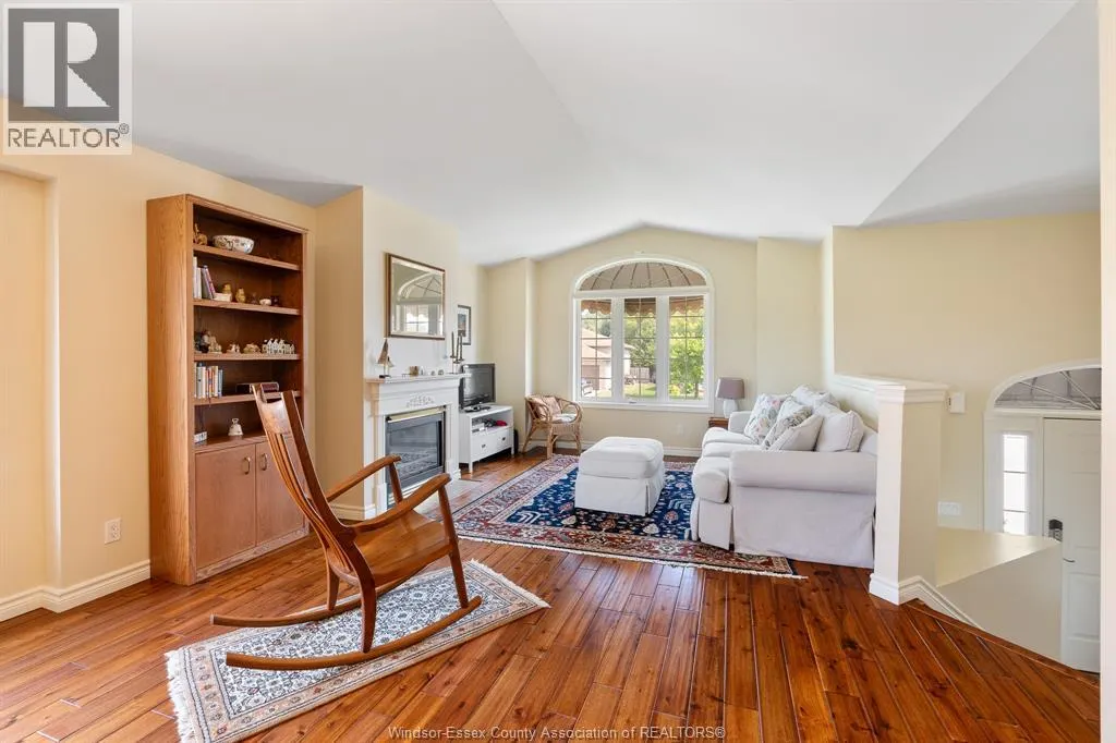 837 Cottage Grove