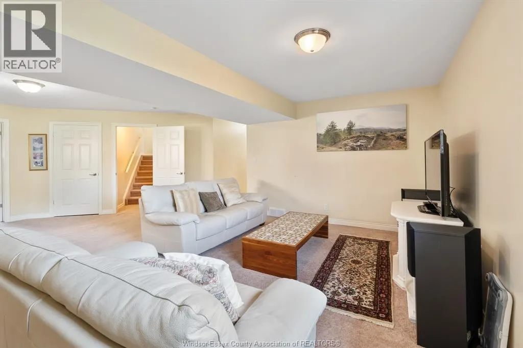 837 Cottage Grove