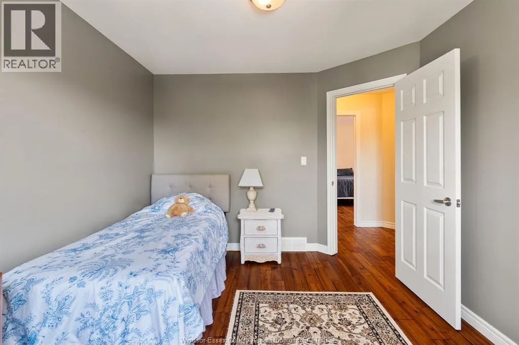 837 Cottage Grove
