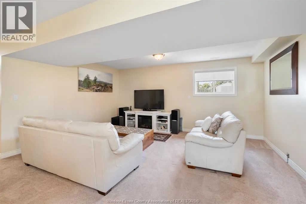 837 Cottage Grove