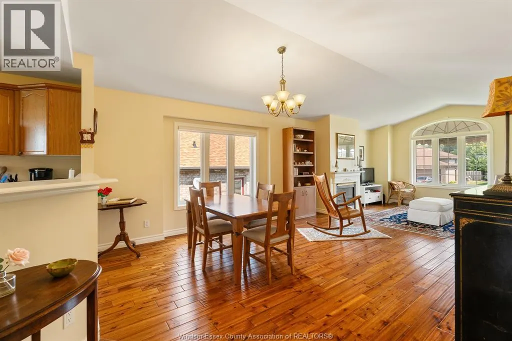 837 Cottage Grove