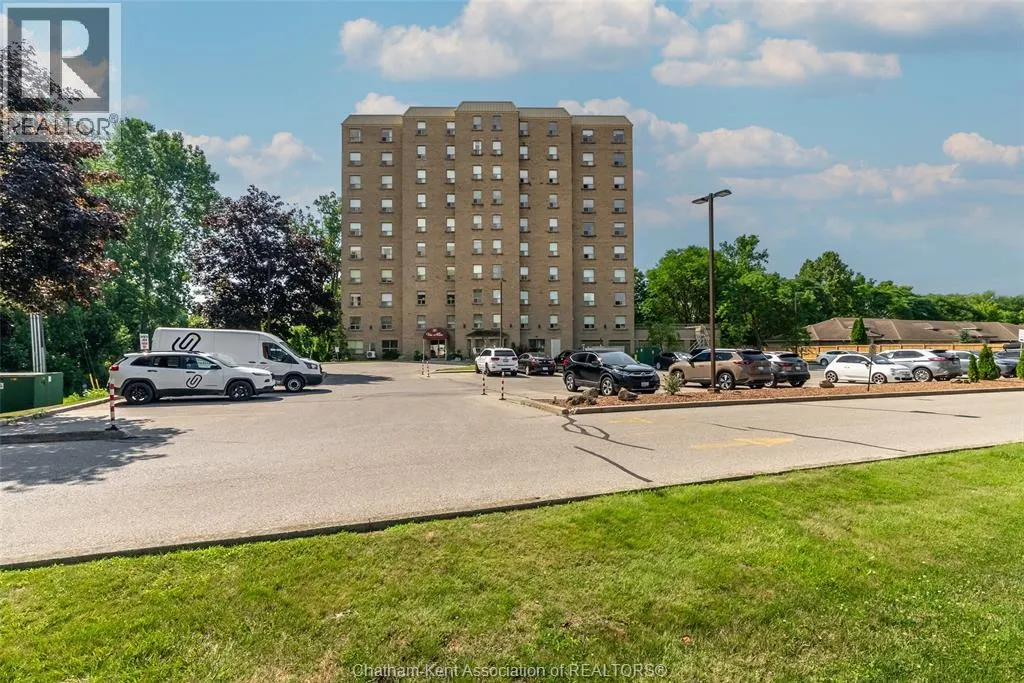 10 Van Allen AVENUE Unit# 903