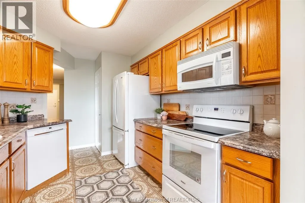 10 Van Allen AVENUE Unit# 903