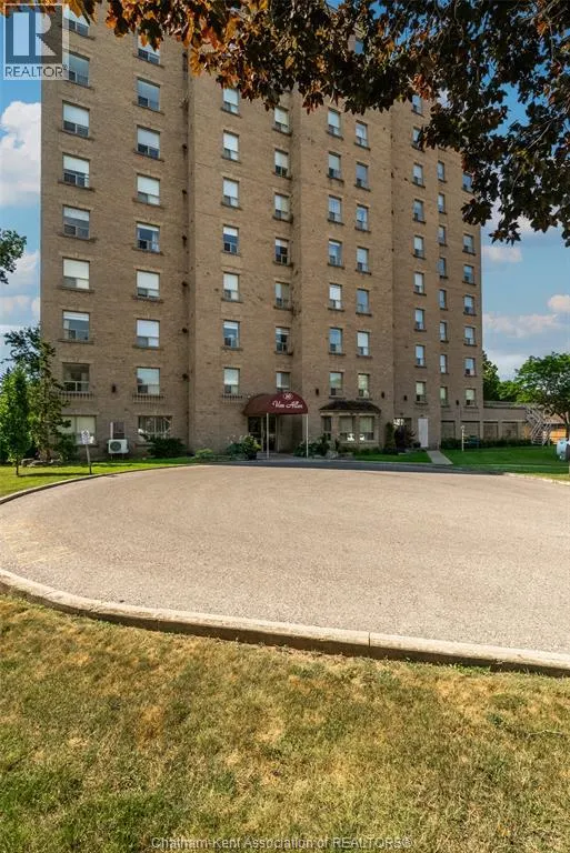 10 Van Allen AVENUE Unit# 903