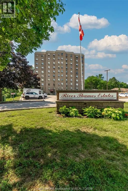 10 Van Allen AVENUE Unit# 903