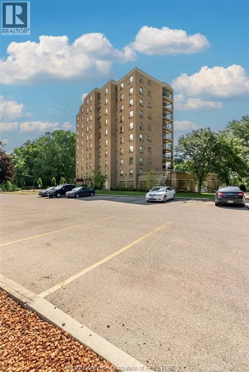 10 Van Allen AVENUE Unit# 903
