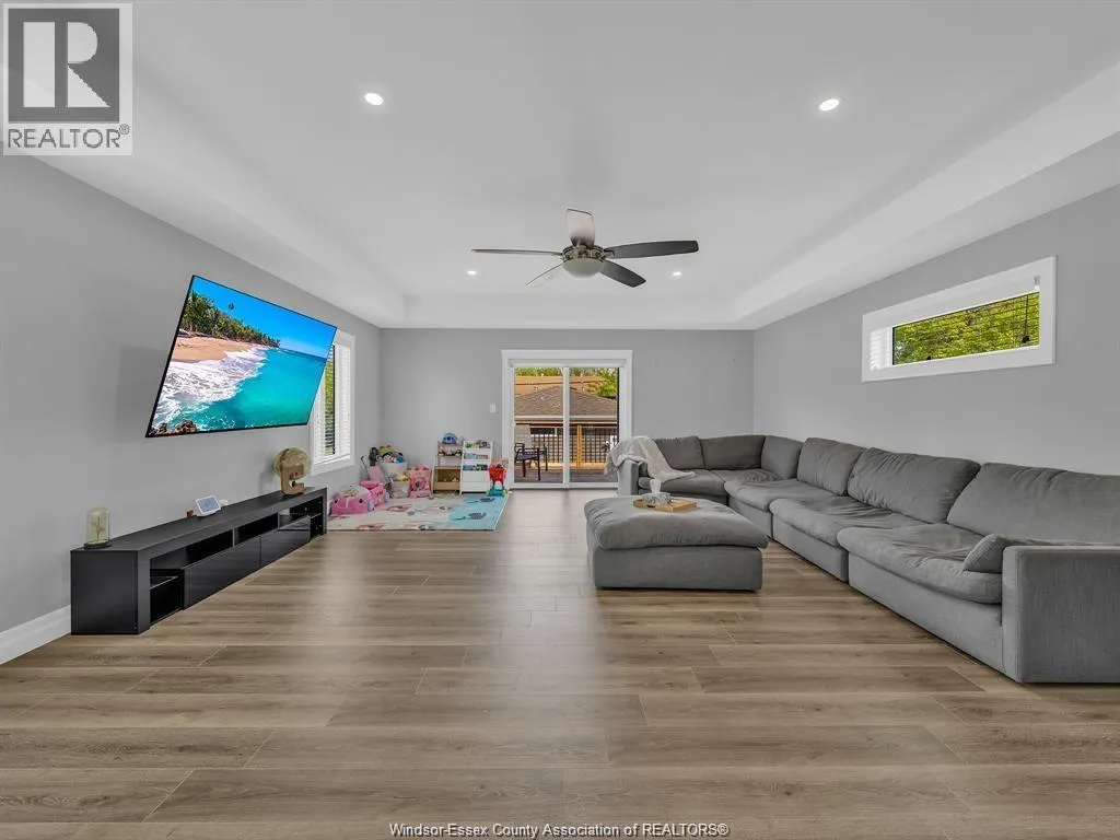 702 Lesperance ROAD