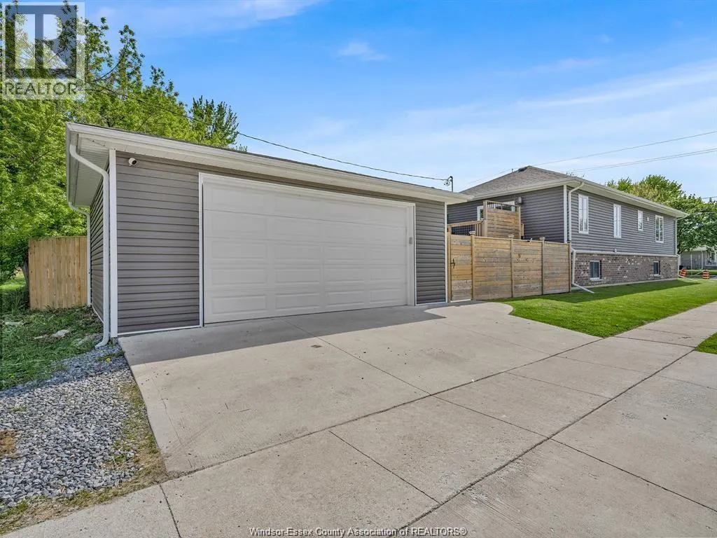 702 Lesperance ROAD