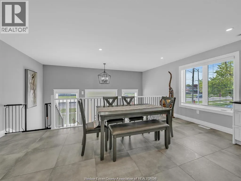 702 Lesperance ROAD