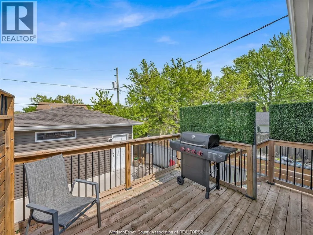 702 Lesperance ROAD