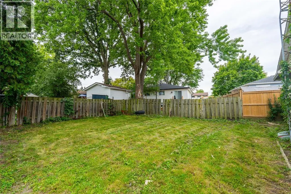 1104 OVERLEA CRESCENT
