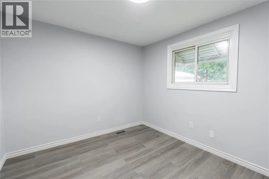 1104 OVERLEA CRESCENT