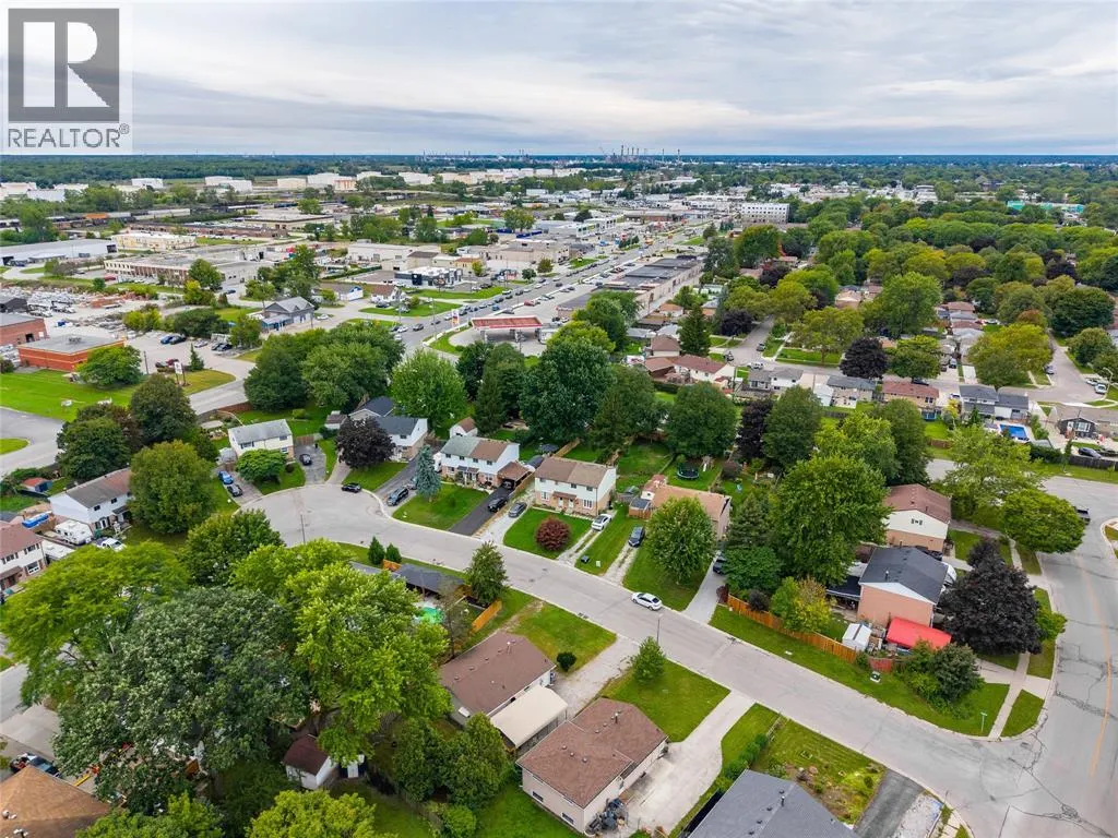 1104 OVERLEA CRESCENT