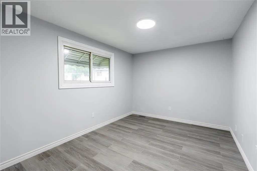 1104 OVERLEA CRESCENT