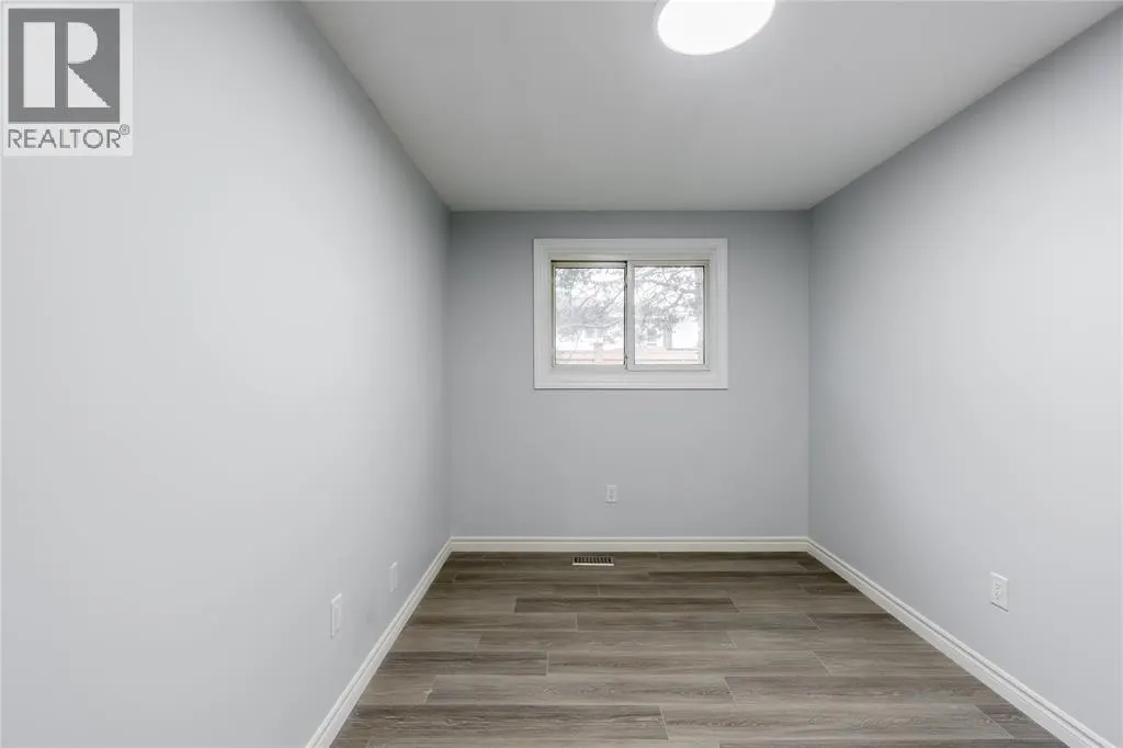 1104 OVERLEA CRESCENT