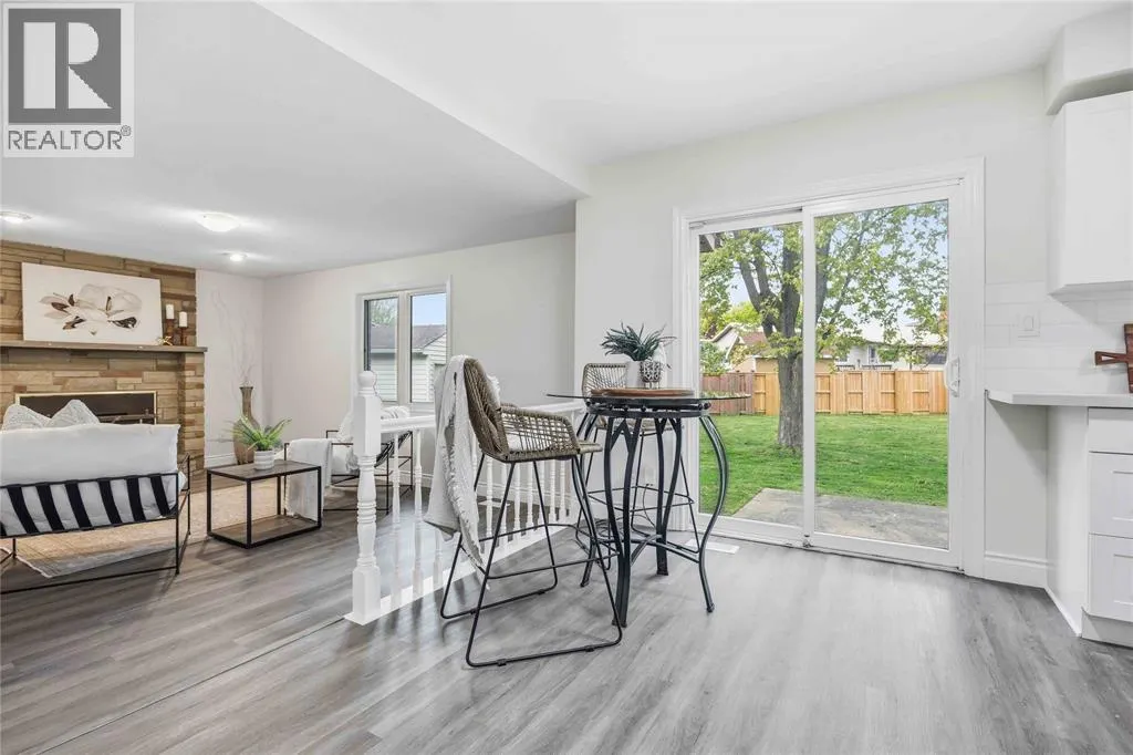 1516 HENLEY CRESCENT