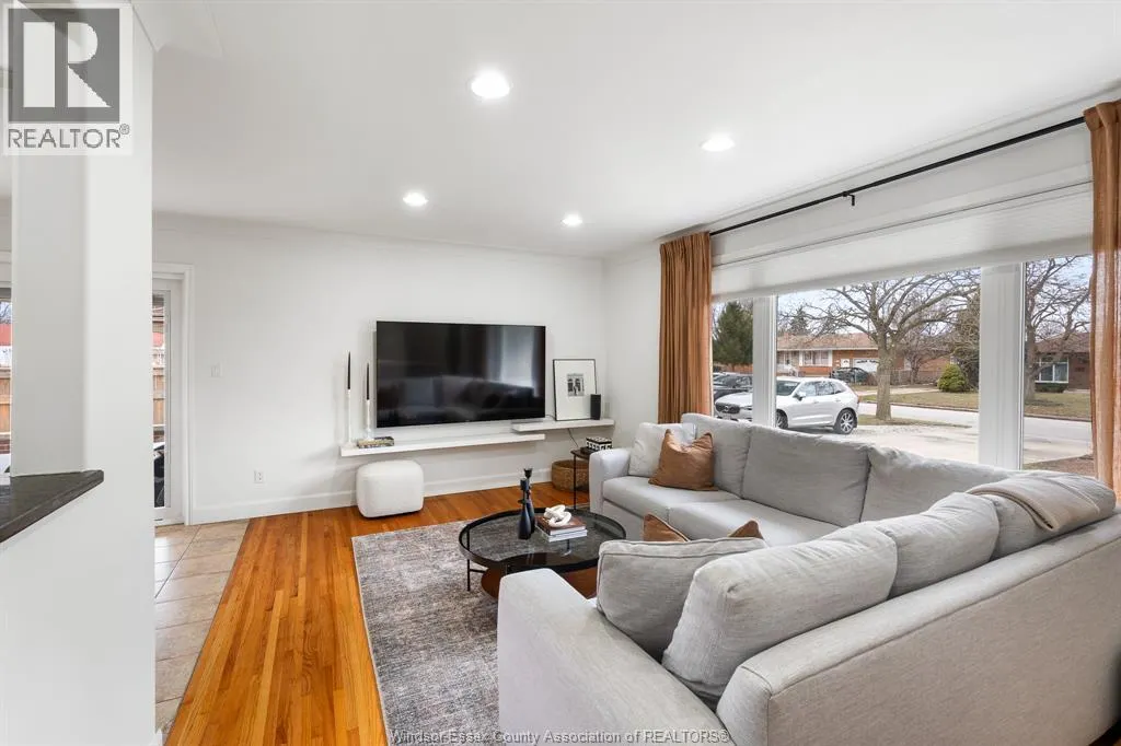 735 Lounsborough
