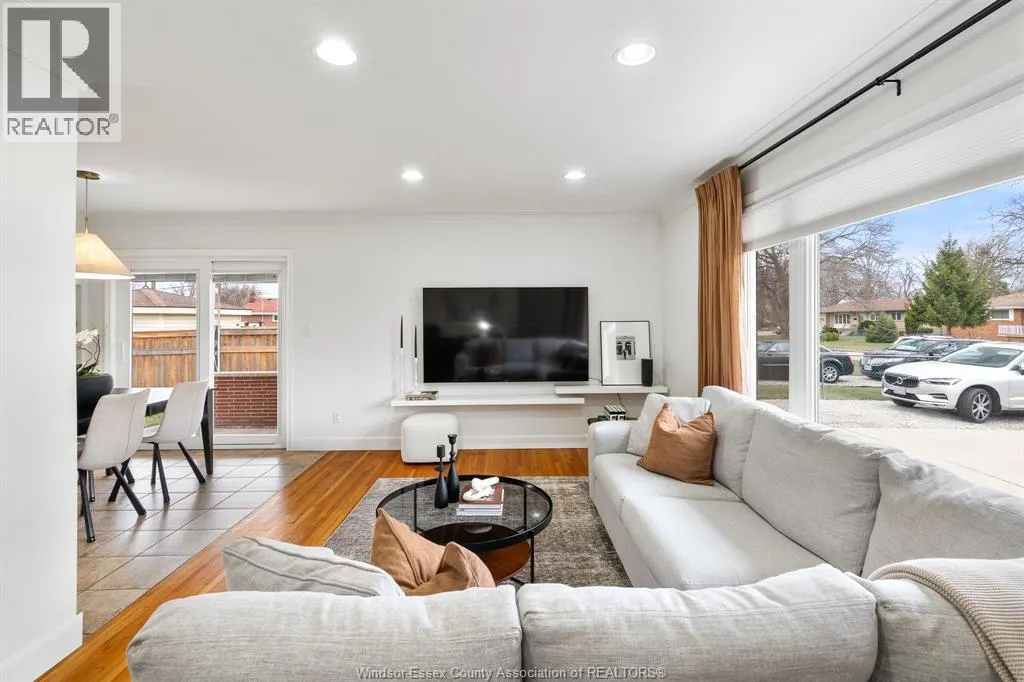 735 Lounsborough