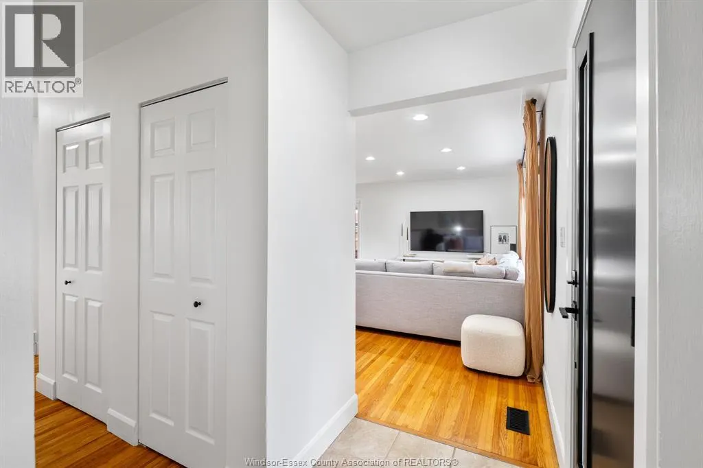 735 Lounsborough