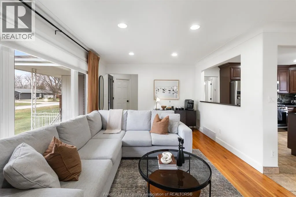 735 Lounsborough